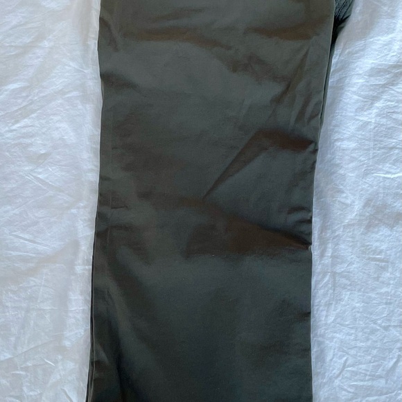 The North Face Men's Shorts - Olive Green - Picture 4 of 4